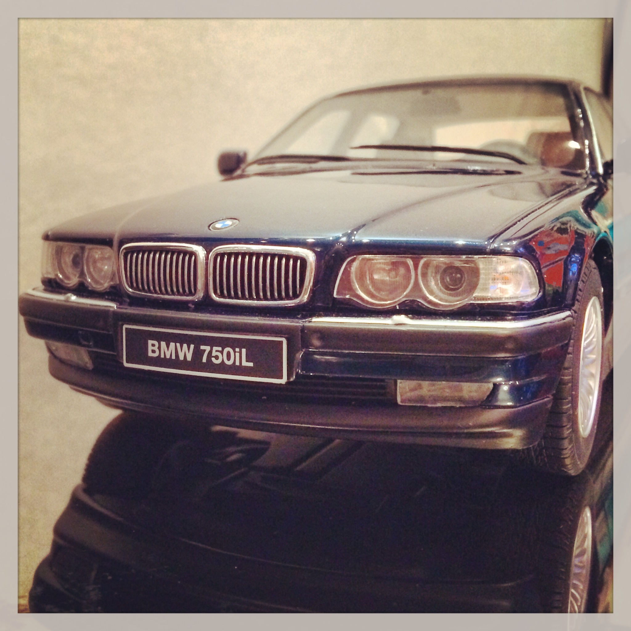 BMW 750iL (E38) blue, le 568 of 2,000pcs. (otto)