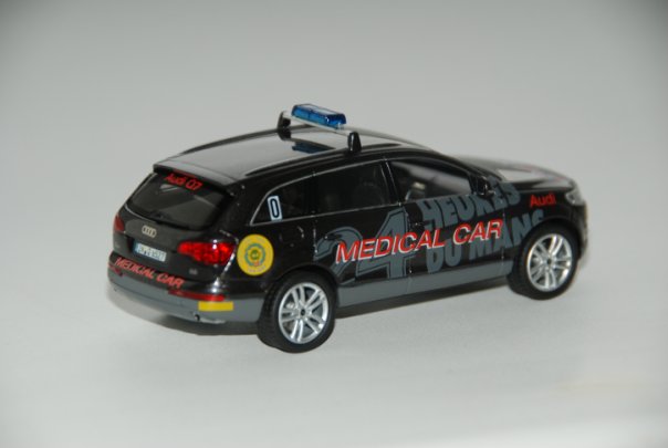 Audi Q7, Medical Car 2006 (schuco)
