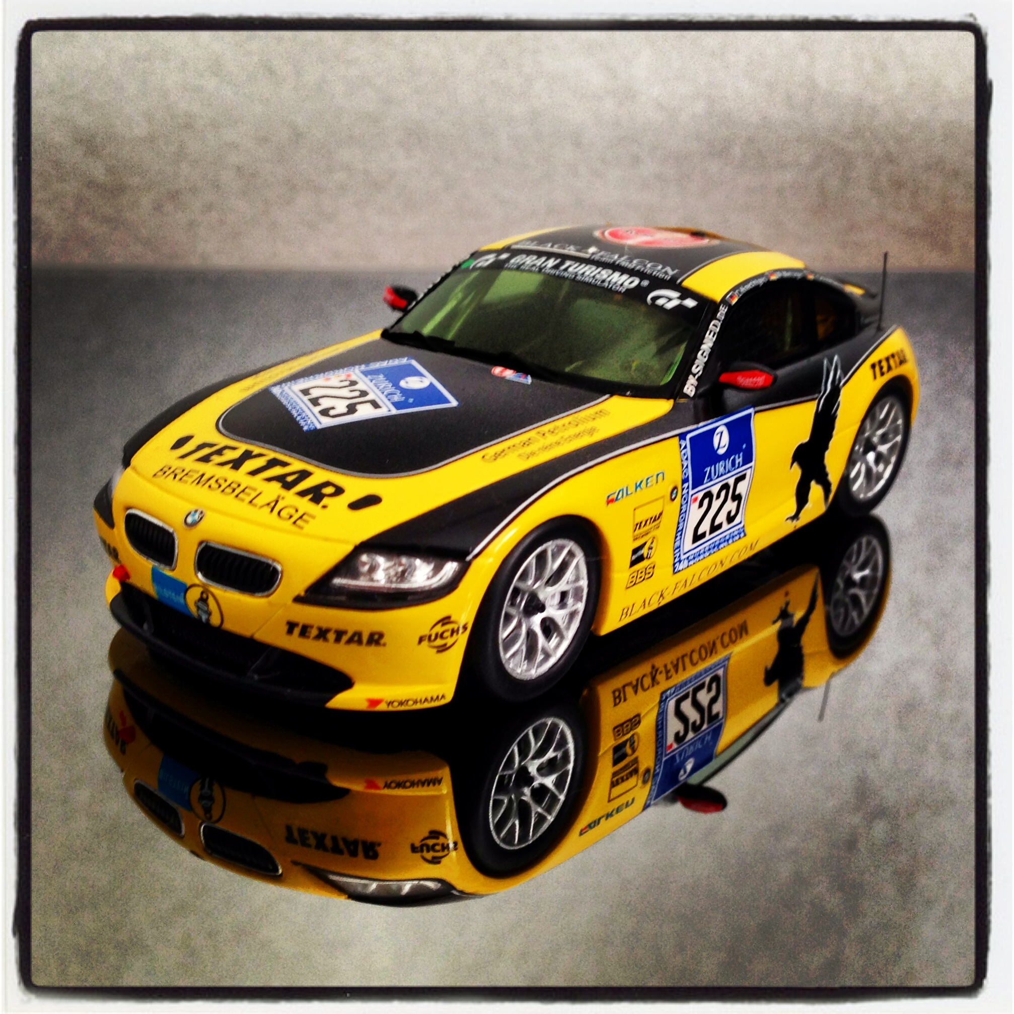 BMW Z4 (E85) Black Falcon team TMD Friction, 24h ADAC Nurburgring 2011, #225 Knechtges/Metzger/Scheerbarth/Leisen, le 1 of 1,010pcs. (minichamps)
