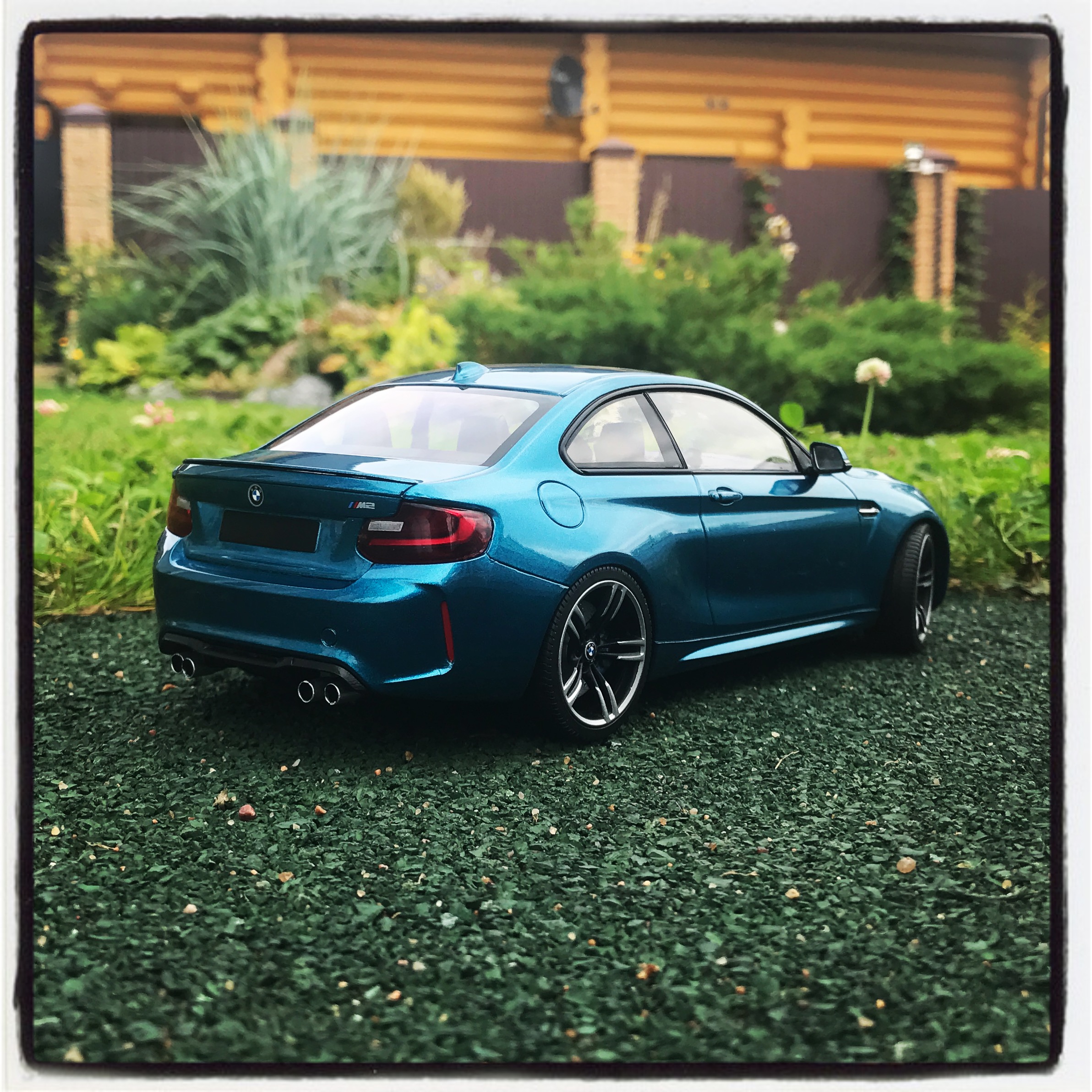 BMW M2 (F87) coupe, 2017, Long Beach Blue, le 1 of 786pcs. (minichamps)