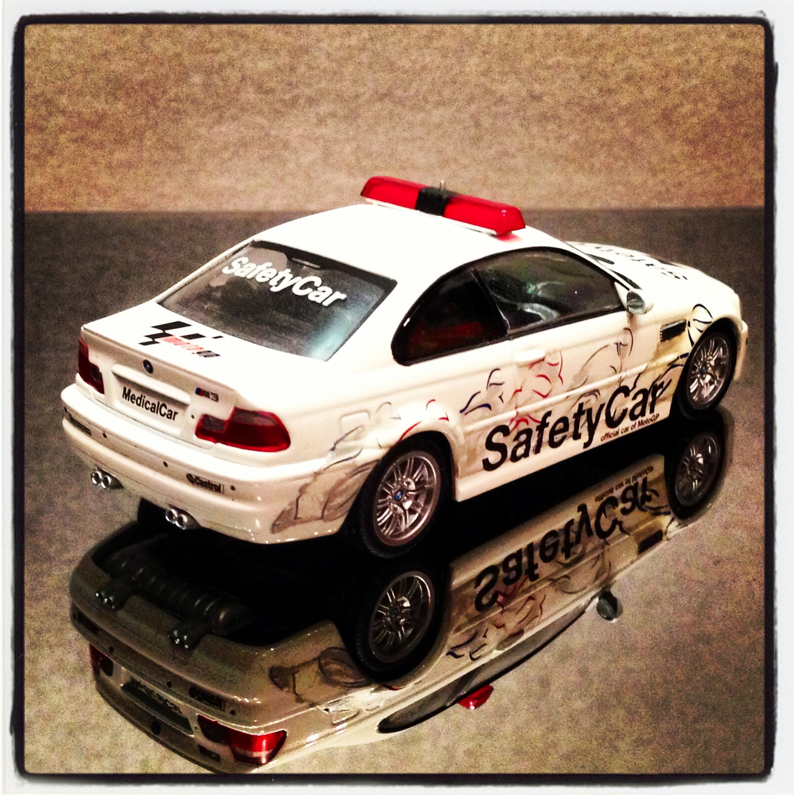 BMW M3 Coupe (E46) Safety Car Motorcycle World Championship 2002, Limited Edition of 2000 pieces (minichamps)
