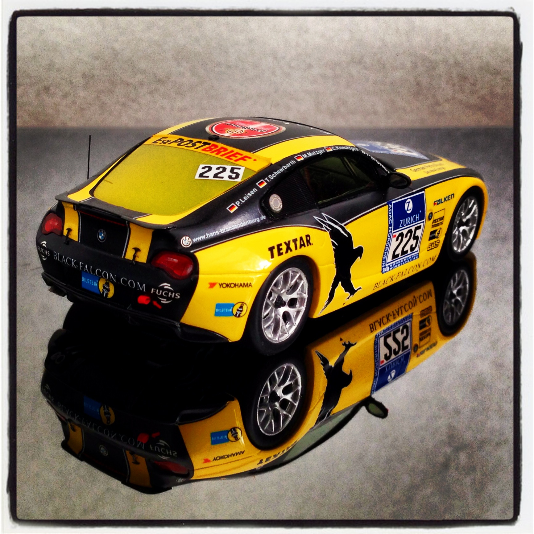 BMW Z4 (E85) Black Falcon team TMD Friction, 24h ADAC Nurburgring 2011, #225 Knechtges/Metzger/Scheerbarth/Leisen, le 1 of 1,010pcs. (minichamps)