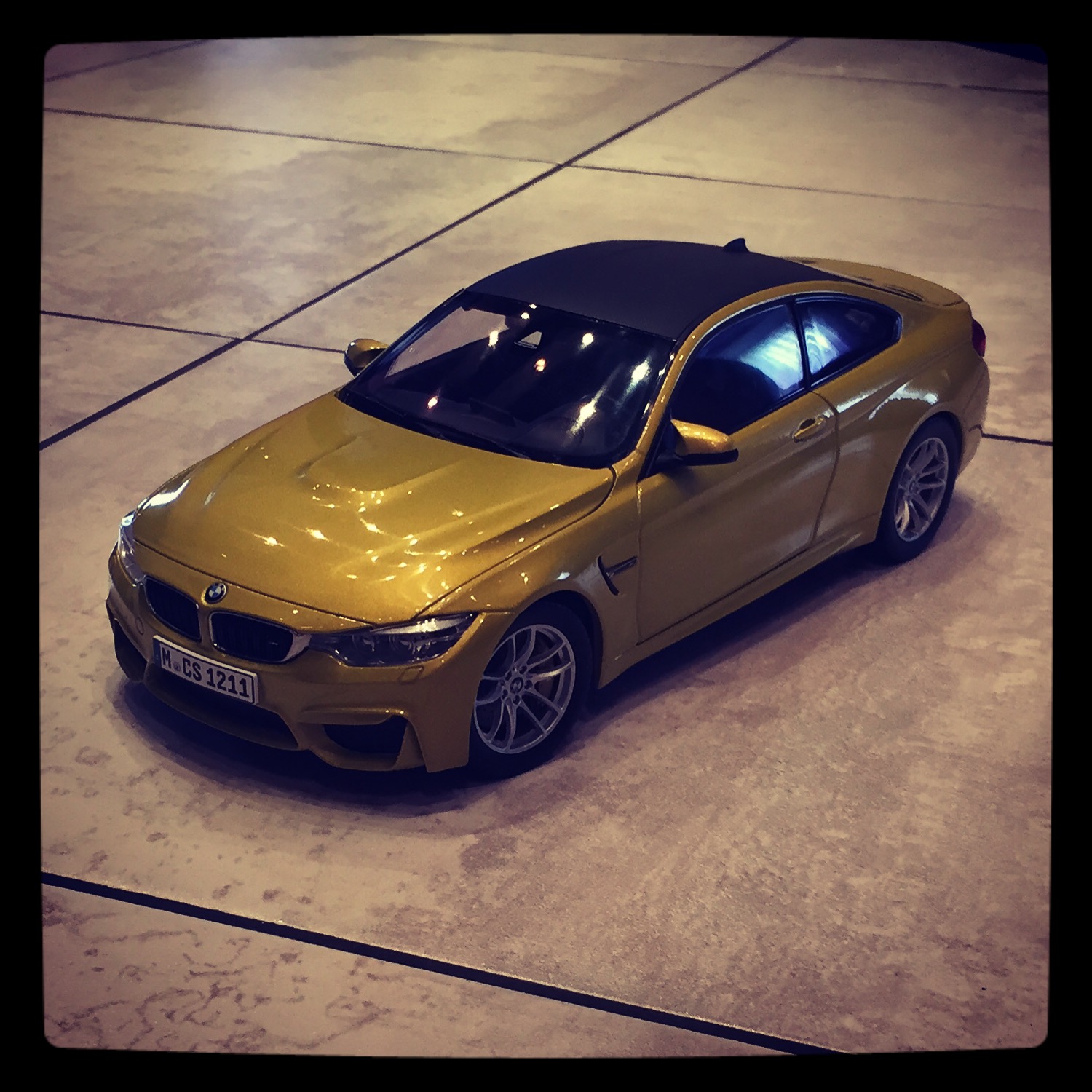 BMW M4 coupe (F82) Austin yellow (paragon)