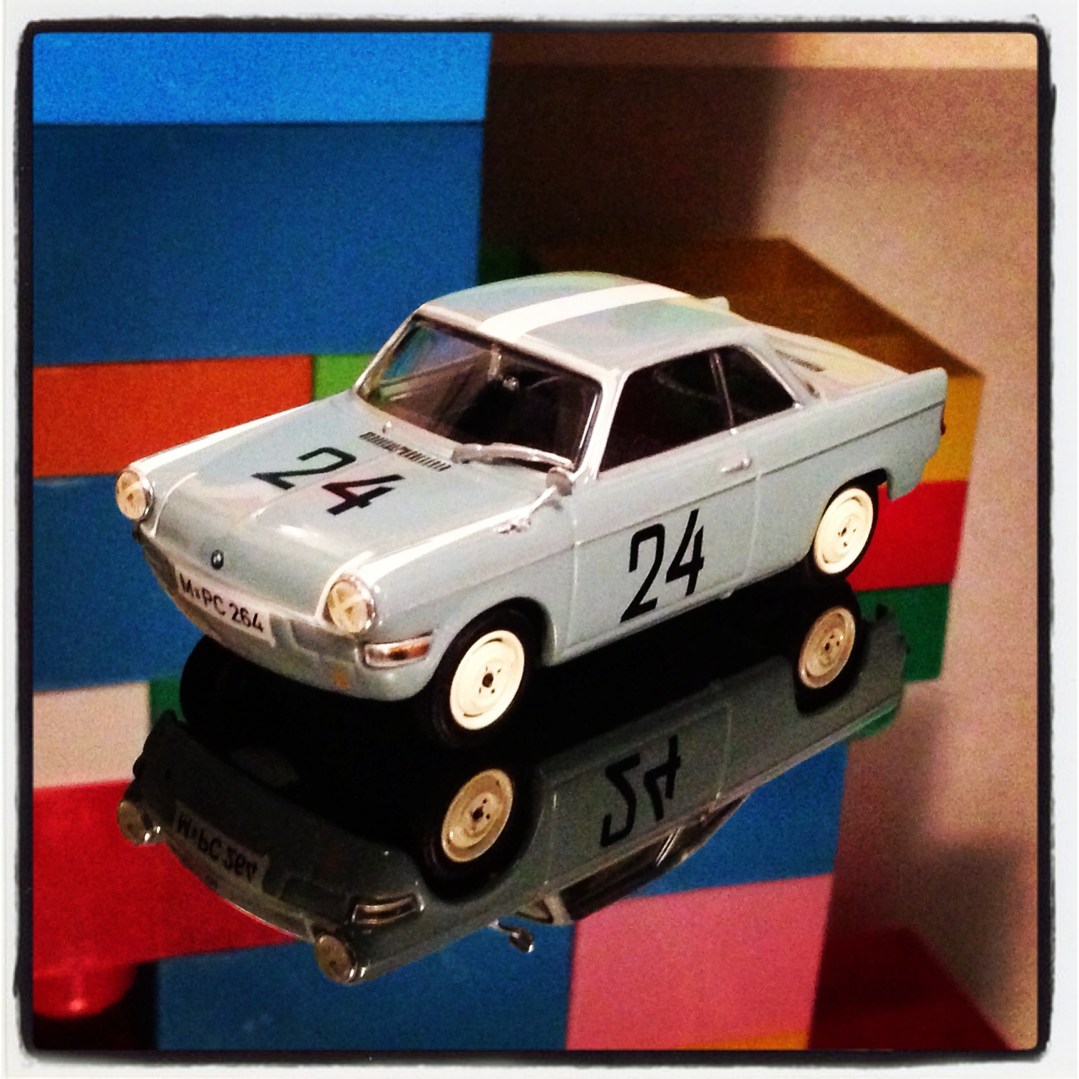 BMW 700 sport, 12h Hockenheim 1960 winners, #24 Stuck/Greger, le 1 of  500pcs. (minichamps)