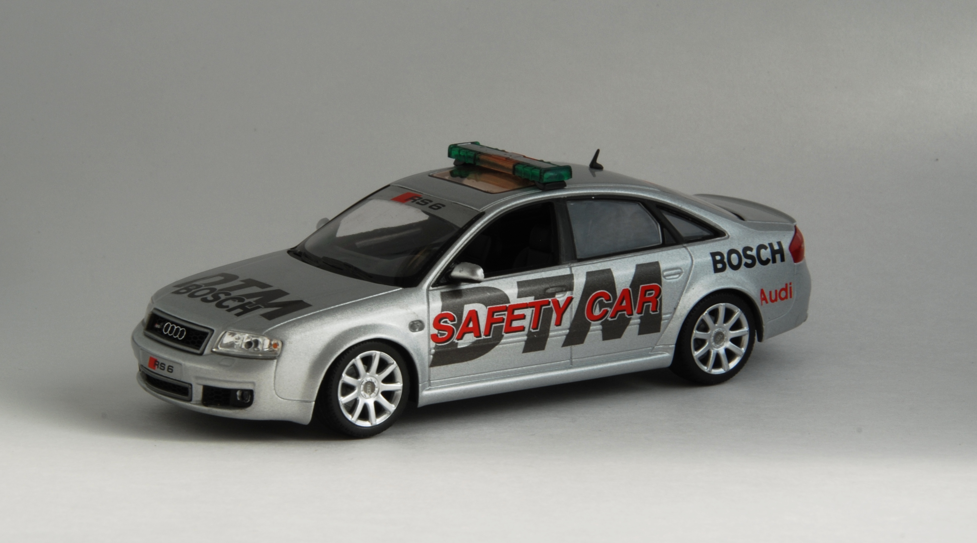 Audi RS6 DTM Safety Car 2002 (minichamps)
