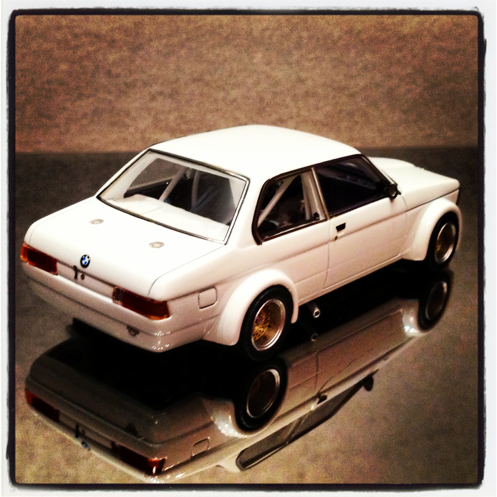 BMW 3 series (E21) "plain body" version, white (neo)