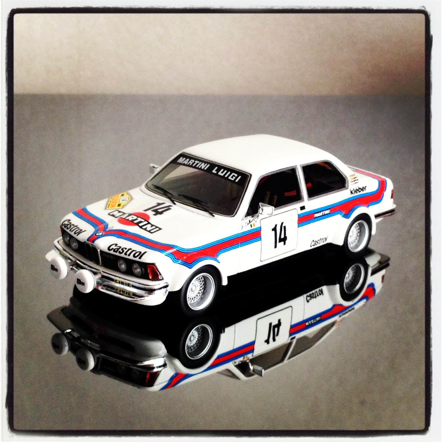 BMW 323i (E21) Martini, Boucles de Spa 1980, #14 Delbar (neo)