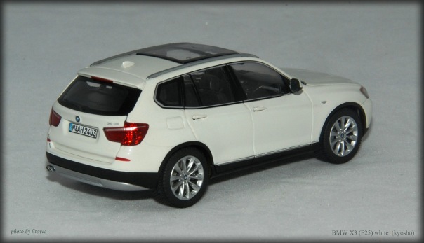 BMW X3 (F25) white (kyosho)