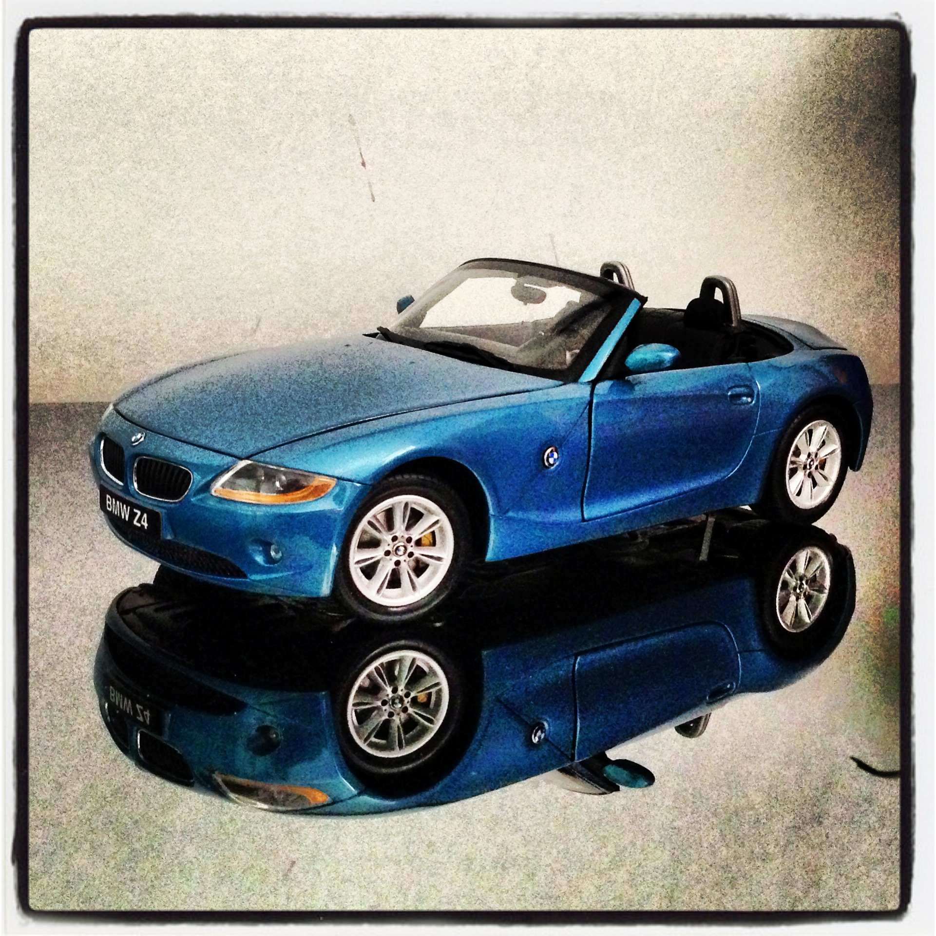 BMW Z4 roadster (E86) blue (kyosho)