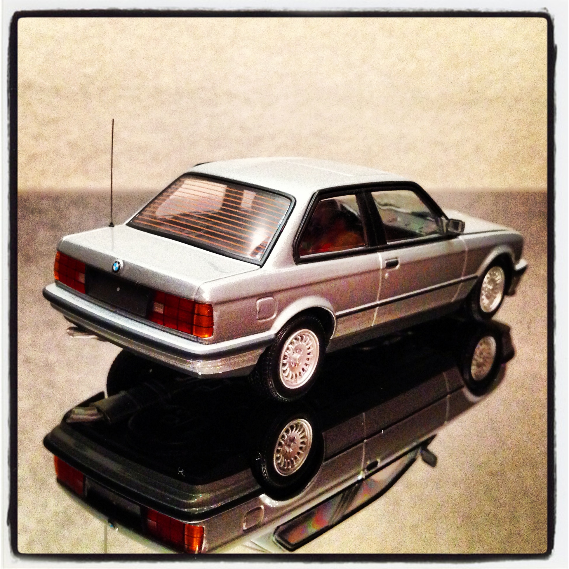 BMW 3 series coupe (E30) silver, le  1 of 1,536pcs. (minichamps)