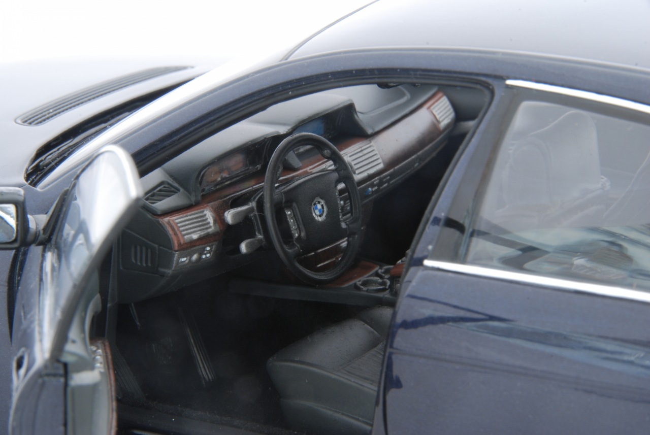 BMW 745i (E65) navy blue (kyosho)
