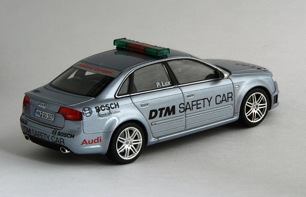 Audi RS4 DTM Safety Car 2005 (minichamps)