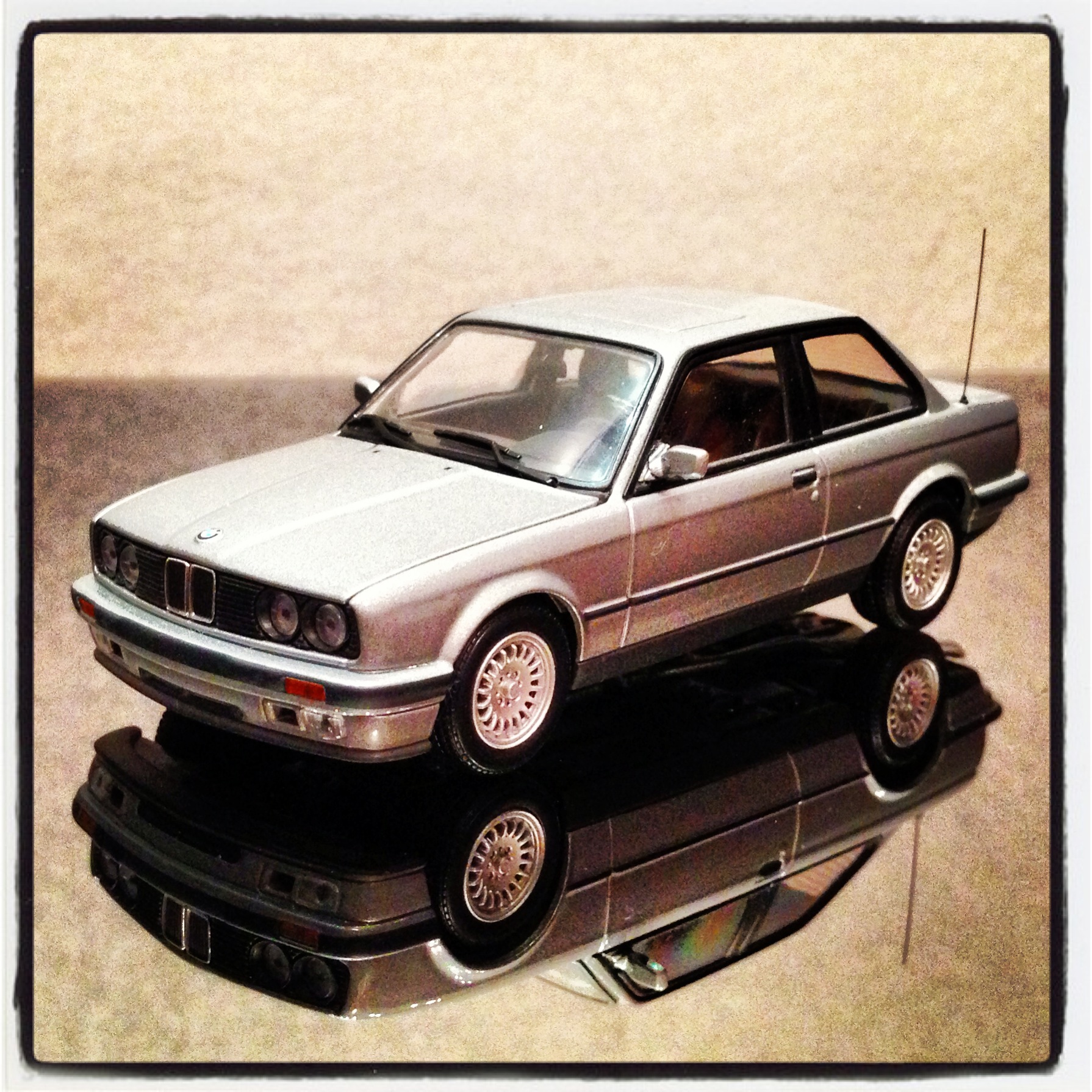 BMW 3 series coupe (E30) silver, le  1 of 1,536pcs. (minichamps)