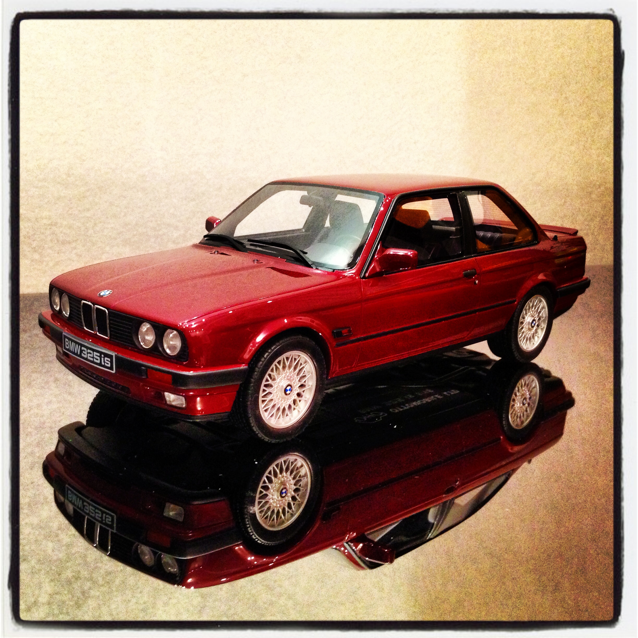 BMW 325iS coupe (E30) red, le 946 of 2,500pcs. (otto)